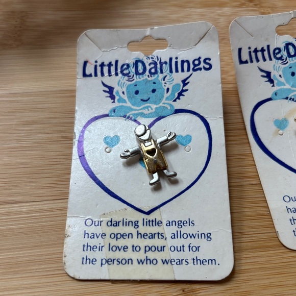 Vintage Little Darlings Angel Boy and Girl Gold Tone Heart Pin (set of 2) - Picture 3 of 6